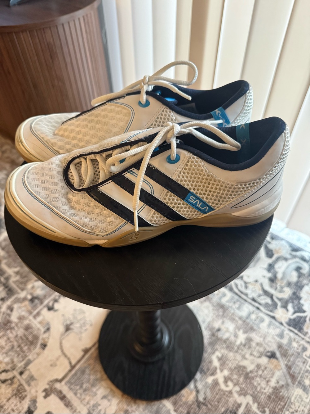 Adidas Sala Sneakers SZ 7 Athletic Sneakers
